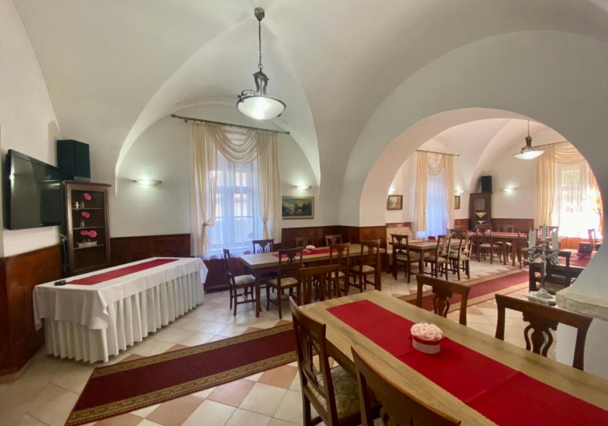 Kastiel Benice Pribovce Exterior foto